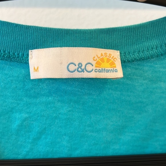 C & C California v neck shirt size medium - Picture 4 of 5